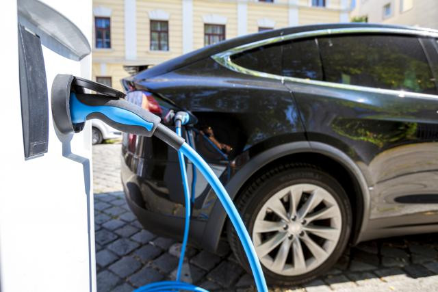 Les primes pour les voitures électriques neuves s’élèvent à 5.000 euros. Les acheteurs d’un nouveau vélo en 2019 pourront, eux, bénéficier d’une prime allant jusqu’à 300 euros. (Photo: Shutterstock)