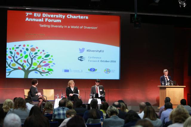 Comme l’ont rappelé les membres de différentes chartes lors d’un panel dédié à la promotion de la diversité, c’est du mélange que naît la créativité et l’innovation.  (Photo: Commission Européenne)