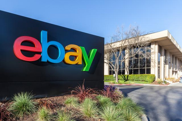 Amazon aurait tenté de «recruter des vendeurs de haute valeur» exploitant la plate-forme de son concurrent historique eBay. (Photo: Shutterstock)