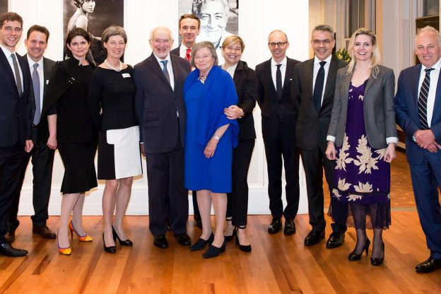  De gauche à droite: Nicolas Fermaud, Yves Elvinger, Toinon Hoss, Martine Elvinger, Jean Hoss, Pit Reckinger, Simone Hoss, Manou Hoss, Luc Frieden, Gast Juncker, Frédérique Lifrange et Jacques Elvinger. (Photo: Elvinger Hoss Prussen)