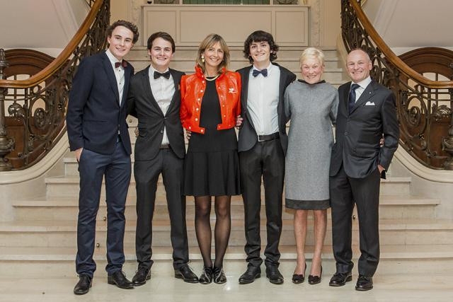 Photo de la famille Ernster: 3 générations de libraires. De gauche à droite: Max, Paul, Annick, Pit, Josée et Fernand. (Photo: Ernster)