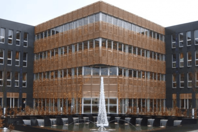 La principale partie des équipes de Ferrero au Luxembourg est actuellement logée dans un business center au Findel. (Photo: DR)