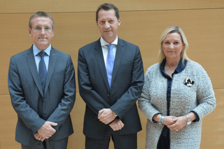 Le trio de tête de Mobiz a été reconduit par le conseil d’administration avec au centre Gerry Wagner, président de Mobiz, à gauche Dominique Roger et à droite Nicole Peeters. (Photo: Mobiz)