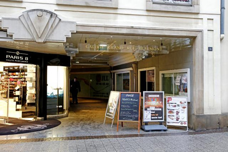 Le mètre carré commercial dans la Grand-Rue est annoncé à 1.620 euros par an. (Photo: Olivier Minaire / archives)