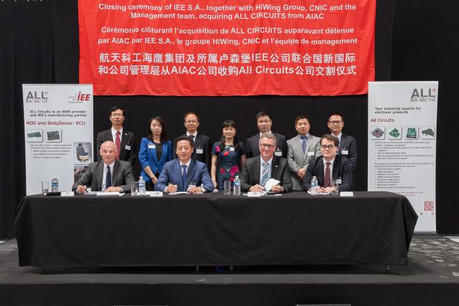 Bruno Racault, CEO d'All Circuits, Guangrong Han, président d'IEE, Michel Witte, son CEO, Marc-Renard Payen et d'AIAC, ex détenteur d'All Circuits, se réjouissent du mariage. (Photo: IEE)