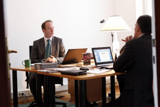 Xavier Heude et Michel Vandevoir (de face) tiennent avec Meso Impact Finance un projet prêt à être déroulé sur une décennie. (Photo : Oliver Minaire)