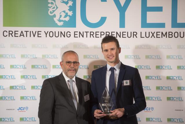 Antoine Hron (à droite), co-associé au sein de la start-up Klin, a remporté la 12ème édition du prix Cyel. (Photo: Anthony Dehez)
