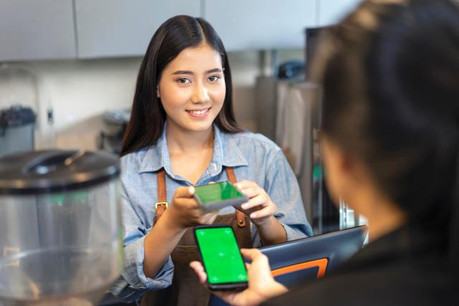 Des start-up proposent de plus en plus de solutions très accessibles pour faire bénéficier la population des avantages de la blockchain, notamment à travers le paiement ou l’épargne. (Photo: Shutterstock)
