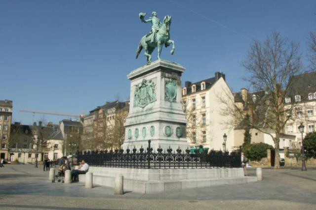 Les travaux, menés en partie depuis la surface, contourneront la statue de Guillaume II, impossible à déplacer. (Photo: DR)