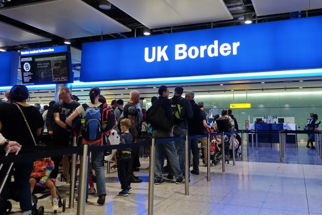 La Commission a déjà pris une mesure évitant l’obligation de visa aux Britanniques. Si le Royaume-Uni en fait de même en faveur des Européens. (Photo: Shutterstock)