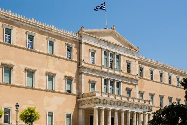 Le Parlement grec a dû voter 16 plans de réformes en huit ans pour convaincre les bailleurs internationaux. (Photo: Licence C. C.)
