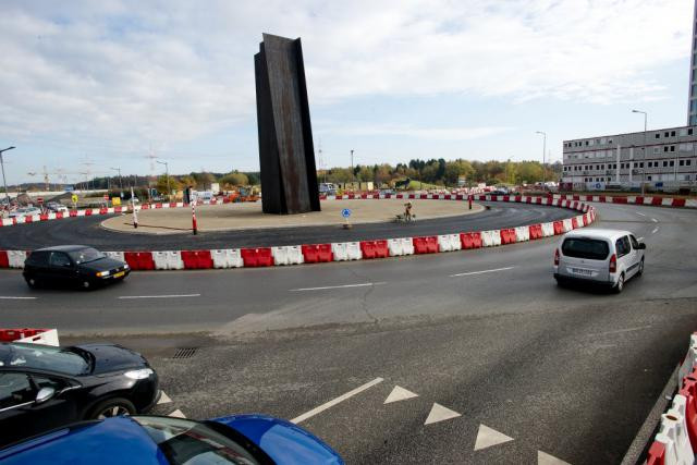 Entre vendredi soir 20h et lundi 6h, le rond-point Serra sera transformé pour devenir un «rond-point turbo». (Photo: Christophe Olinger)