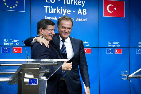 UE et Turquie ont prévu des sommets deux fois par an pour relancer le processus d'adhésion. La question des droits de l'homme ne figure pas encore à l'agenda. (Photo: Conseil européen)