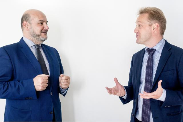 Antonio Corpas, CEO de OneLife, et Frédéric Sauvage, directeur commercial au sein de Bâloise Vie. (Photo: Matic Zorman)