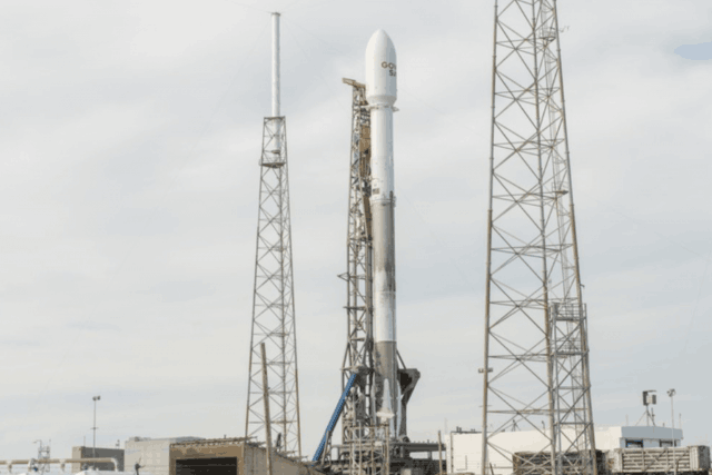 La fusée de SpaceX qui devait emmener le satellite luxembourgeois restera au sol ce mardi soir. (Photo: Étienne Schneider / Twitter)