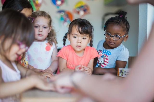 Outre la mise en place d’un congé parental plus souple, le CSV plaide également pour un retour au montant unique pour le congé parental, basé sur le salaire social minimum non qualifié. (Photo: Marion Dessard/archives)
