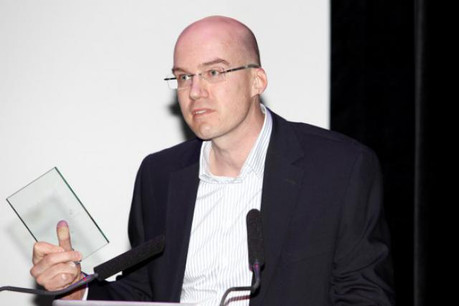 Xavier Buck, co-fondateur de DCLGroup, a reçu sa récompense devant près de 650 professionnels IT. (Photo: Olivier Minaire)