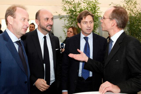 Étienne Schneider et Luc Frieden, ici en compagnie de David Arendt, port-franc de Luxembourg. (Photo: archives paperJam)