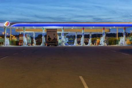 28 pompes fonctionnent pour les cartes IDS et l'abondante clientèle de routiers. (Photo: Q8 / J-P.R.)