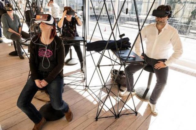 Une dizaine de films en réalité virtuelle sont à découvrir au pavillon VR. (Photo: Romain Girtgen / CNA)