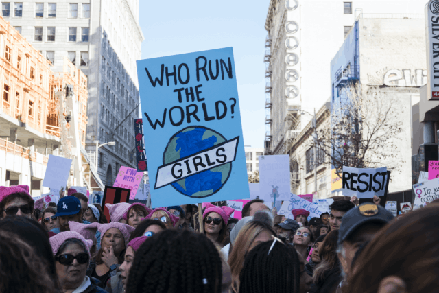 Amnesty International évoque «un moment historique où un nombre croissant de personnes se mobilisent pour demander justice», comme lors de la dernière Marche des femmes, aux États-Unis. (Photo: DR)
