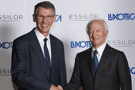Hubert Sagnières, PDG d’Essilor, et Leonardo Del Vecchio, président de Delfin. (Photo: Essilor)