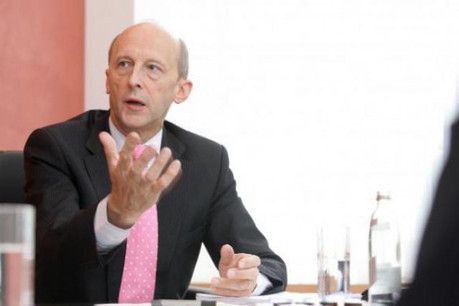 Glbert Ernst (BCEE) : « KPMG a prédit une progression du paiement mobile de plus de 50% entre 2009 et 2013 » (Photo : Luc Deflorenne / archives)