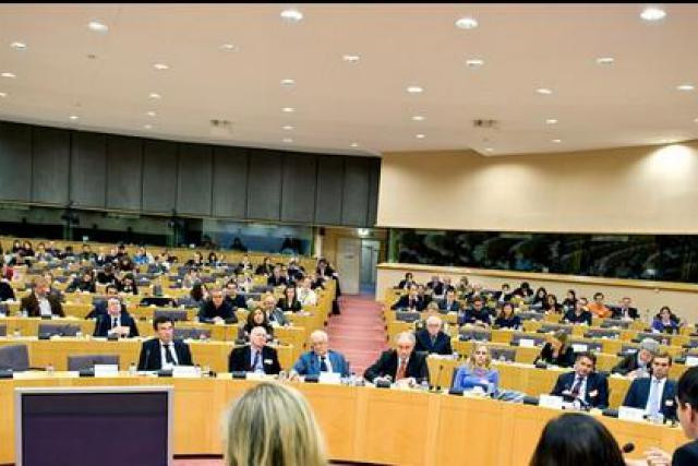 Selon d'autres sources, le secrétaire général travaille sur deux sites, mais passe l'essentiel de son temps à Bruxelles. (Photo: Parlement européen/licence CC)