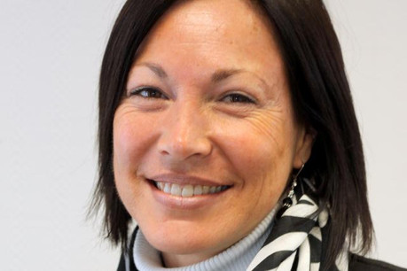 Paula Da Conceicao (Dupont de Nemours): «Nous recevons régulièrement des classes de lycées classiques et techniques pour donner aux lycéens une chance de se familiariser avec les différents types de travail dans notre société.» (Photo: DuPont de Nemours)