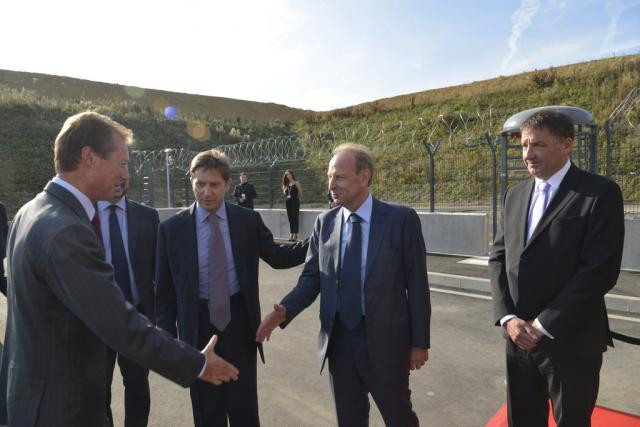 Yves Bouvier saluant le Grand-Duc Henri lors de l'inauguration du Freeport en septembre dernier. (Photo: Freeport.lu)