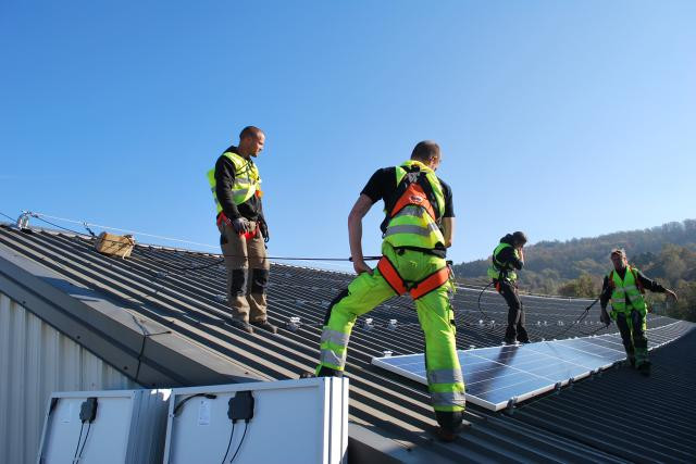 Du fait de la taille du pays, la très grande majorité des centrales solaires du Luxembourg se trouve sur les toits. (Photo: Heliosmart)