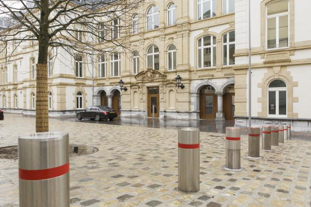 Le lieu est impressionnant, une large façade d’appart dans le cœur historique de Luxembourg. (Photo: Christian Aschman)