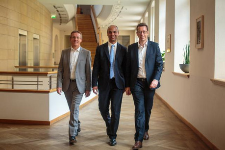 Dominique Roger (ALD Luxembourg), Tachfine Bekkari (CFO d’ALD Luxembourg et trésorier du groupe) et Gilles Momper (CFO groupe). (Photo: Matic Zorman)