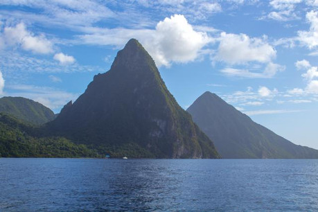 Sainte-Lucie et ses Pitons figurent parmi les deux îles caribéennes pointées du doigt par l’UE. (Photo: Licence C.C.)