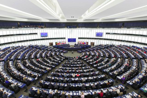 Malgré les explications fournies par Günther Oettinger, la nomination express de Martin Selmayr n’a pas convaincu les eurodéputés, qui dénoncent globalement une atteinte à la crédibilité des institutions européennes. (Photo: Parlement européen)