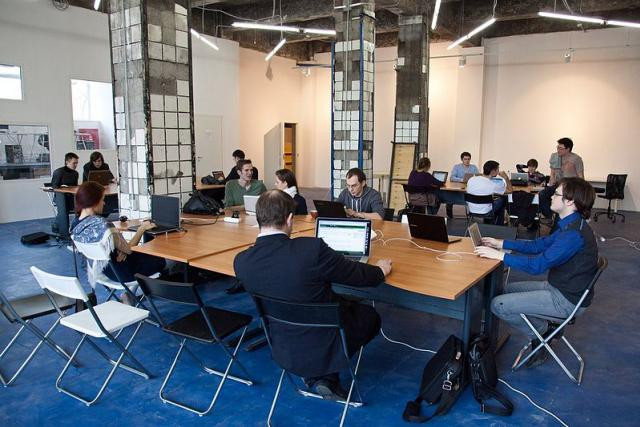 Faut-il créer des espaces de coworking aux frontières pour désengorger les routes? (Photo: Licence C. C.)