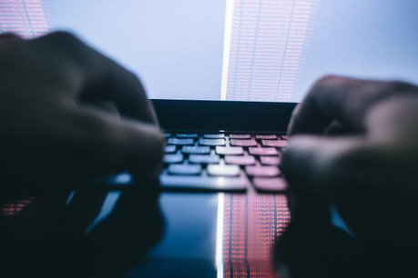 Pour répondre de manière plus efficace aux crimes transfrontaliers, les ministres de la Justice ont validé un texte proposant de nouvelles options pour les magistrats. Un texte qui ouvrirait la porte à un recul des libertés, selon certains. (Photo: Shutterstock)