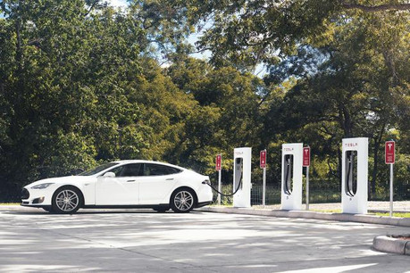 Les voitures électriques, comme la Tesla S, bénéficieront d'un abattement important. (Photo: Tesla)