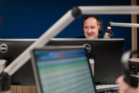 L’animateur Jean-Luc Bertrand a été confirmé dans la grille de rentrée de L’essentiel Radio. (Photo: Marion Dessard / archives)