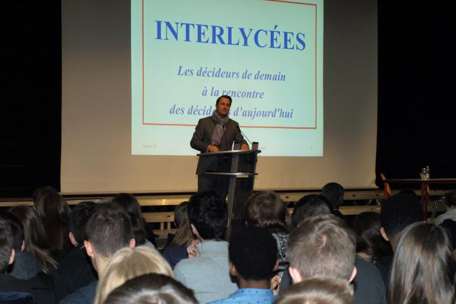 Xavier Bettel à la rencontre des lycéens. (Photo: DR)
