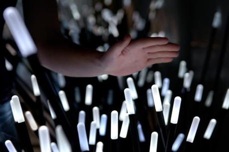 «Dune», une installation sensitive et interactive imaginée par Daan Roosegaarde, dans le tunnel du Musée Dräi Eechelen. (Photo: @Studio Roosegaarde)