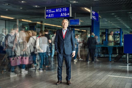 Arrivé en septembre 2016 en tant que directeur commercial de Lux-Airport, René Steinhaus en est désormais le CEO, avec pour ambition d’améliorer «la qualité et la fiabilité» des services proposés. (Photo: Mike Zenari)