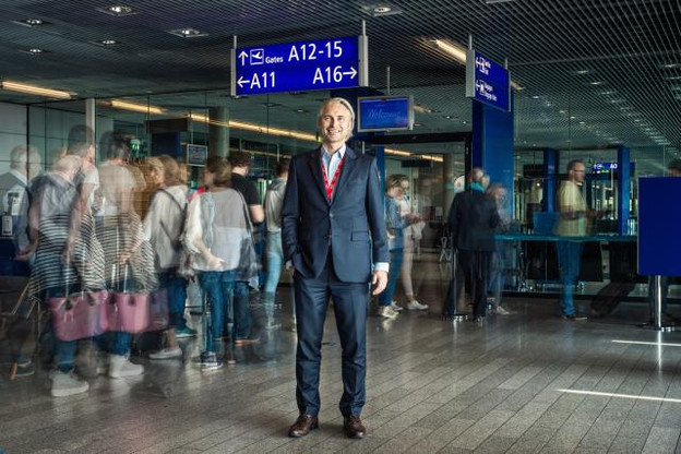 Arrivé en septembre 2016 en tant que directeur commercial de Lux-Airport, René Steinhaus en est désormais le CEO, avec pour ambition d’améliorer «la qualité et la fiabilité» des services proposés. (Photo: Mike Zenari)