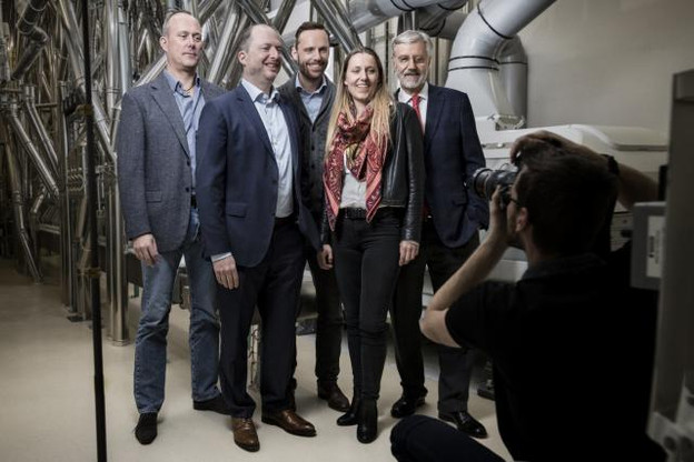 Famille Muller (de gauche à droite: Manou Emringer, Patrick, Jean, Carole et Edmond Muller): des moulins d’antan à l’industrie de pointe. (Photo: Maison Moderne)