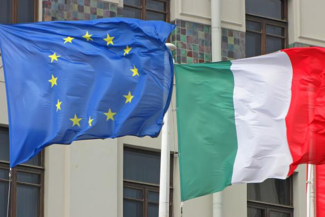 Pour la première fois dans l’histoire de l’Union européenne, l’Italie s’expose donc à des sanctions financières de la part de Bruxelles, qui avait refusé une première fois, le 23 octobre dernier, ce projet de budget italien. (Photo: Shutterstock)
