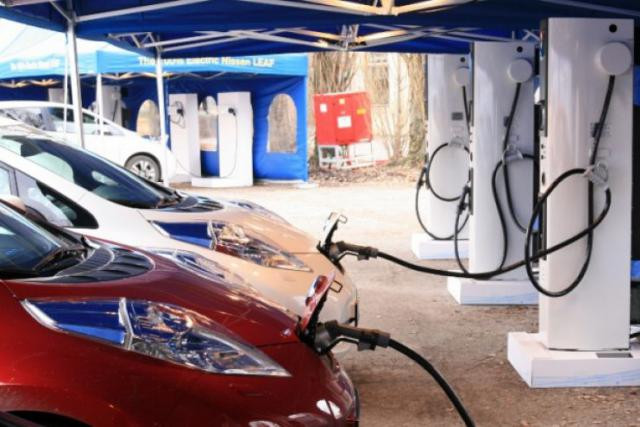 En Norvège, les bornes de rechargement ne cessent de se multiplier, mais à un rythme encore insuffisant par rapport à celui de la voiture électrique. (Photo: DR)