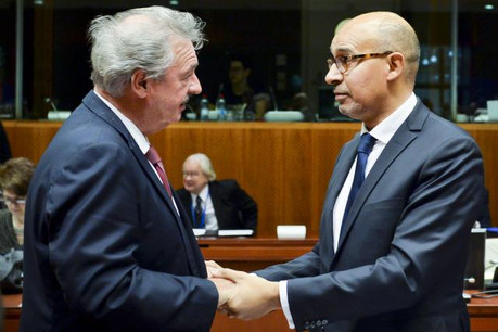 Affichant sa solidarité avec la France, ici avec Harlem Désir, secrétaire d'État aux Affaires étrangères, Jean Asselborn a appelé à ne pas faire d'amalgame dans le contexte actuel. (Photo: Union européenne)