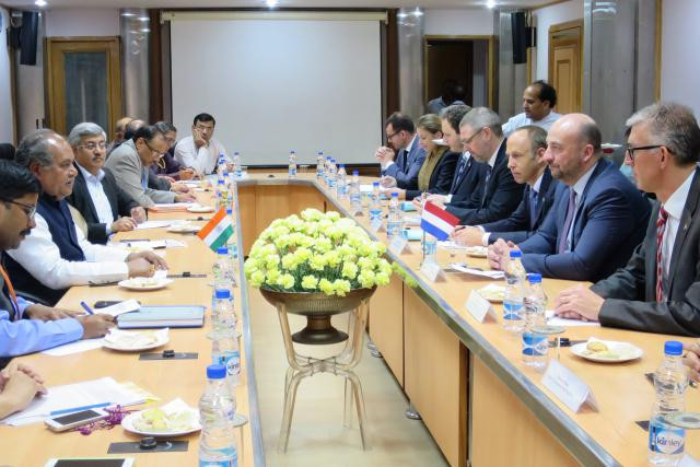 Les nouvelles techniques industrielles ont été évoquées lors de l'entrevue entre Étienne Schneider et les ministres indiens de l'Économie et de la Sidérurgie. (Photo: ministère de l'Economie)