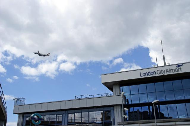 Bien que totalement rouvert, l’aéroport de Londres-City pourrait enregistrer quelques perturbations dans la journée, prévient Luxair. (Photo: Licence C.C.)