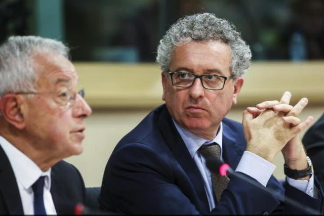 Pierre Gramegna lors de son passage devant la commission taxe, aux côtés du président Alain Lamassoure. (Photo: Parlement européen)